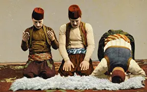 Sheepskin: Sarajevo - Three Young Turks praying