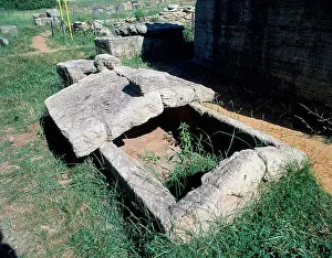 Gabled: Sarcophagus with a gabled lid