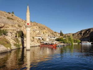 Minaret: Sasavan Koyu, Sanliurfa, Turkey