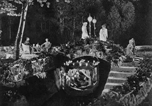 Weekblad: A Scene from Confetti (1927)