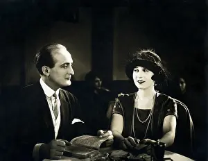 Albers: Scene from the movie Das Luxusweibchen, 1925