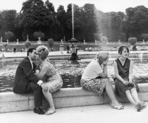 Share: A scene in a Paris Park - 1961