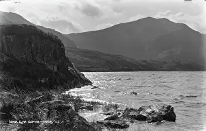 Llyn: Scenic View of Llyn Ogwyn