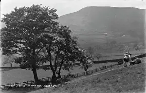 Derbyshire: Scenic View of Mam Tor in Castleton