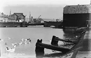 Ducks: Scenic View of Newhaven Harbour