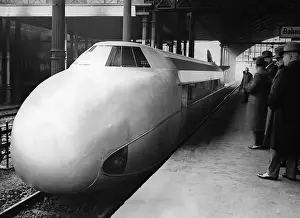 Traveler: Schienenzeppelin (rail zeppelin) in Germany, 1931