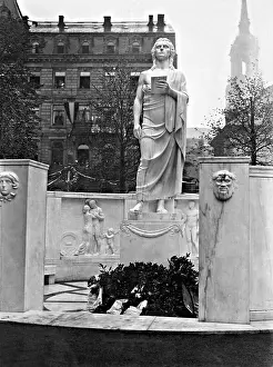 1759: Schiller monument in Dresden, 1914