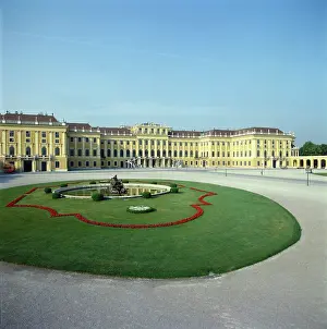 1195: Schoenbrunn Palace