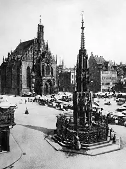Marketplace: Schoener Brunnen in Nuremberg around 1900