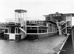 Emphasis: SCHOOL/ARCHITECTURE/30S
