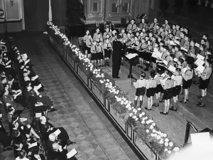 Gymnasium: School choir performance in Berlin, 1940