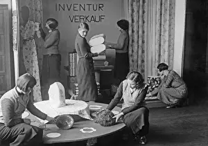 Decorate: School for saleswomen in Berlin