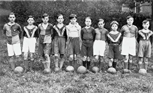 Poges: School soccer team