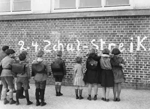 Schooling: School strike, 1930-1932