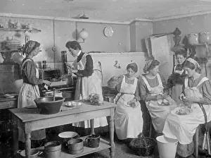 Housewives: School for women, 1911