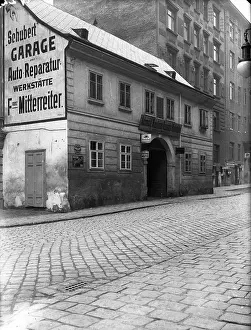 Garages: Schubert house in Alsergrund