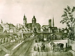 Frauenkirche: In front of the Schwabinger Tor in Munich