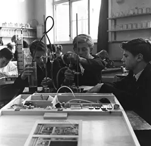 Hailsham: SCIENCE LESSON/HAILSHAM