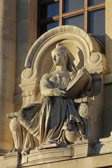 Levolution: Science sculpture, Grande Galerie de l'Evolution