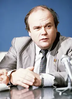 Yevgeny: Scientist Yevgeny Velikhov, 1984