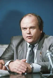 Velikhov: Scientist Yevgeny Velikhov, 1986