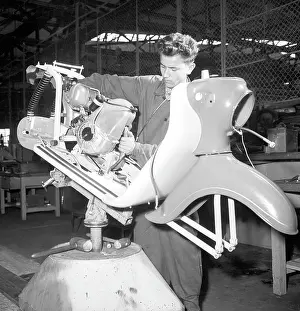 Mucha: Scooter assembly - production - factory