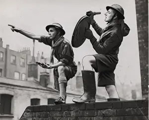 Spotting: Scouts during Wartime