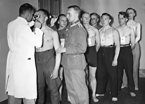 Compulsory: Screening of conscripts, 1935