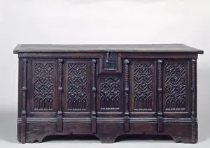 Volute: Sculpted wooden chest