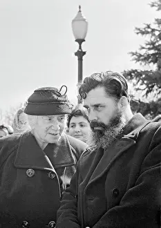 Mayakovsky: Sculptor A.Kibalnikov
