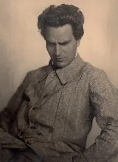 Ambrosi: Sculptor Gustinus Ambrosi