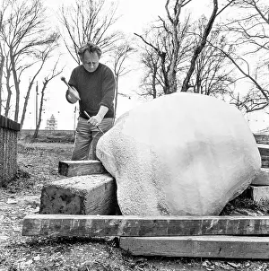 Sculpting: Sculptor Karl Prantl in his studio
