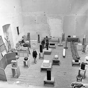 Sculpting: Sculptor Karl Prantl in his studio