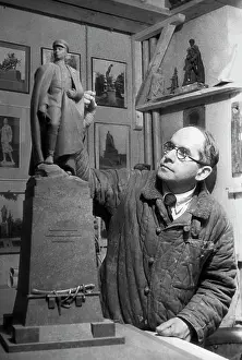 Sitnikov: Sculptor M. Manizer