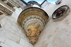 Fulcanelli: Sculptural detail, Upper courtyard, Hotel Lallemant