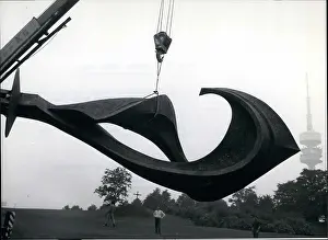 Weighs: Sculpture by Belling for Munich Olympic site
