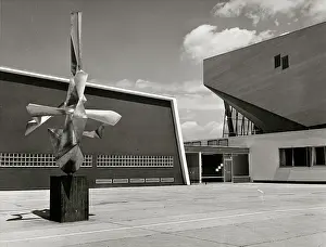 Hubmann: Sculpture Bewegung of Wander Bertoni