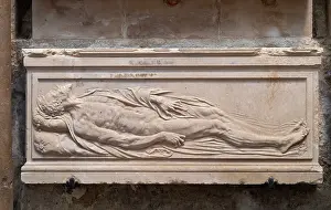 Shroud: Sculpture, Cathedrale Saint-Etienne, Chalons-en-Champagne, France