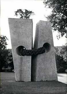 Parted: Sculpture demanding German unity, Munster