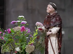 Tonsure: Sculpture, Eglise Saint-Jean-Baptiste, Nemours, France