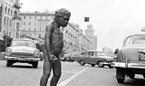 Evgeny: Sculpture of a Neanderthal boy from the Teshik-Tash