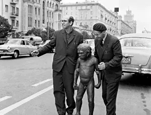 Evgeny: Sculpture of a Neanderthal boy from the Teshik-Tash
