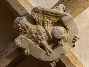 Prieure: Sculpture, Prieure Saint-Martin, Vaux-en-Beaujolais
