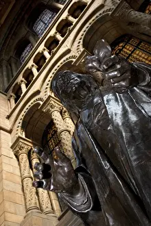 1804 1892: Sculpture of Richard Owen