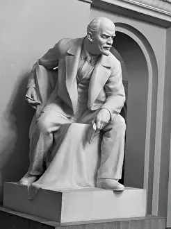 Ilyich: The sculpture of V.I.Lenin