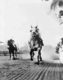 Seabiscuit: Seabiscuit acrossing the finish line, beating ?