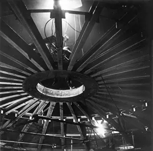 Scaffolding: Seam welding under arc lighting