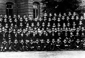 Looting: Seamen of the German auxiliary ship Meteor, 1915