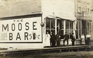 Barman: Seaside, Oregon, USA - The Moose Bar