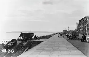 Lampposts: Seaside Promenade in Historical Context